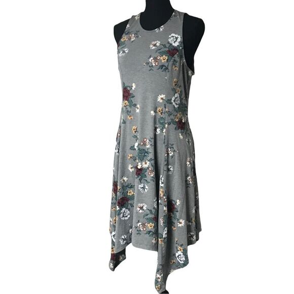 torrid Dresses & Skirts - Torrid Gray Floral Hanky Hem Keyhole Dress N0468